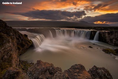 Travelling from Akureyri east, the first breathtaking feature you will come upon by the road is the horseshoe shaped waterfall Goðafoss.