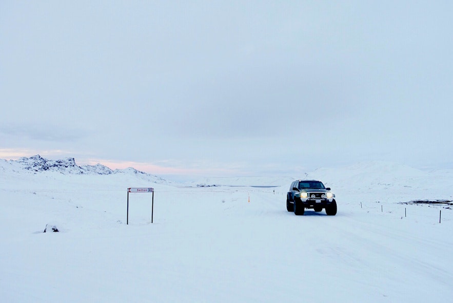 冰岛冬季路况路面