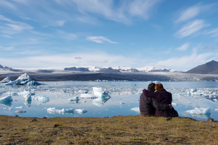 アイスランドの最も美しい場所と言われているヨークルスアゥルロゥン氷河湖