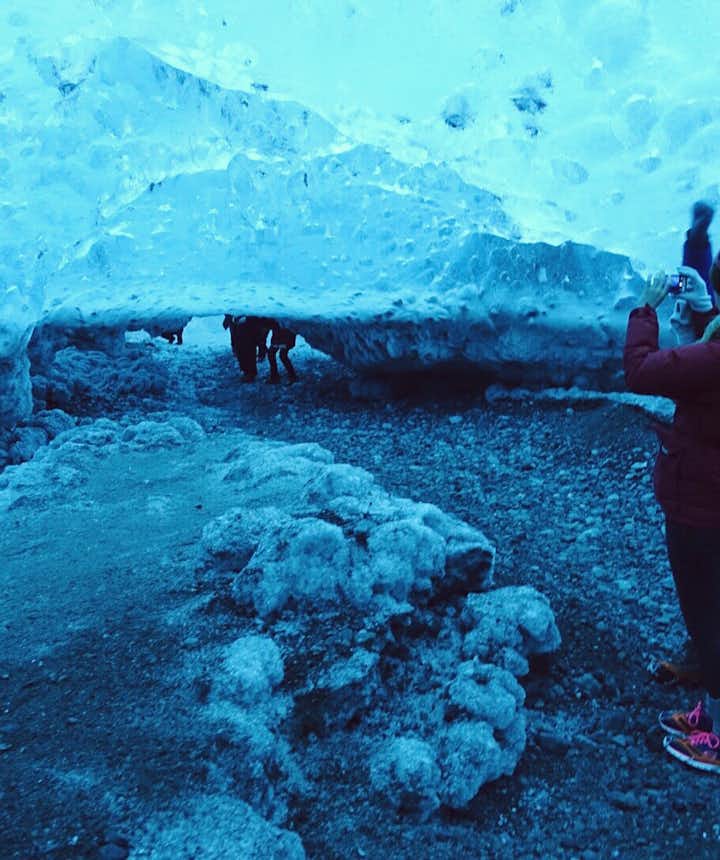 蓝冰洞－冰岛最美艳的冬色
