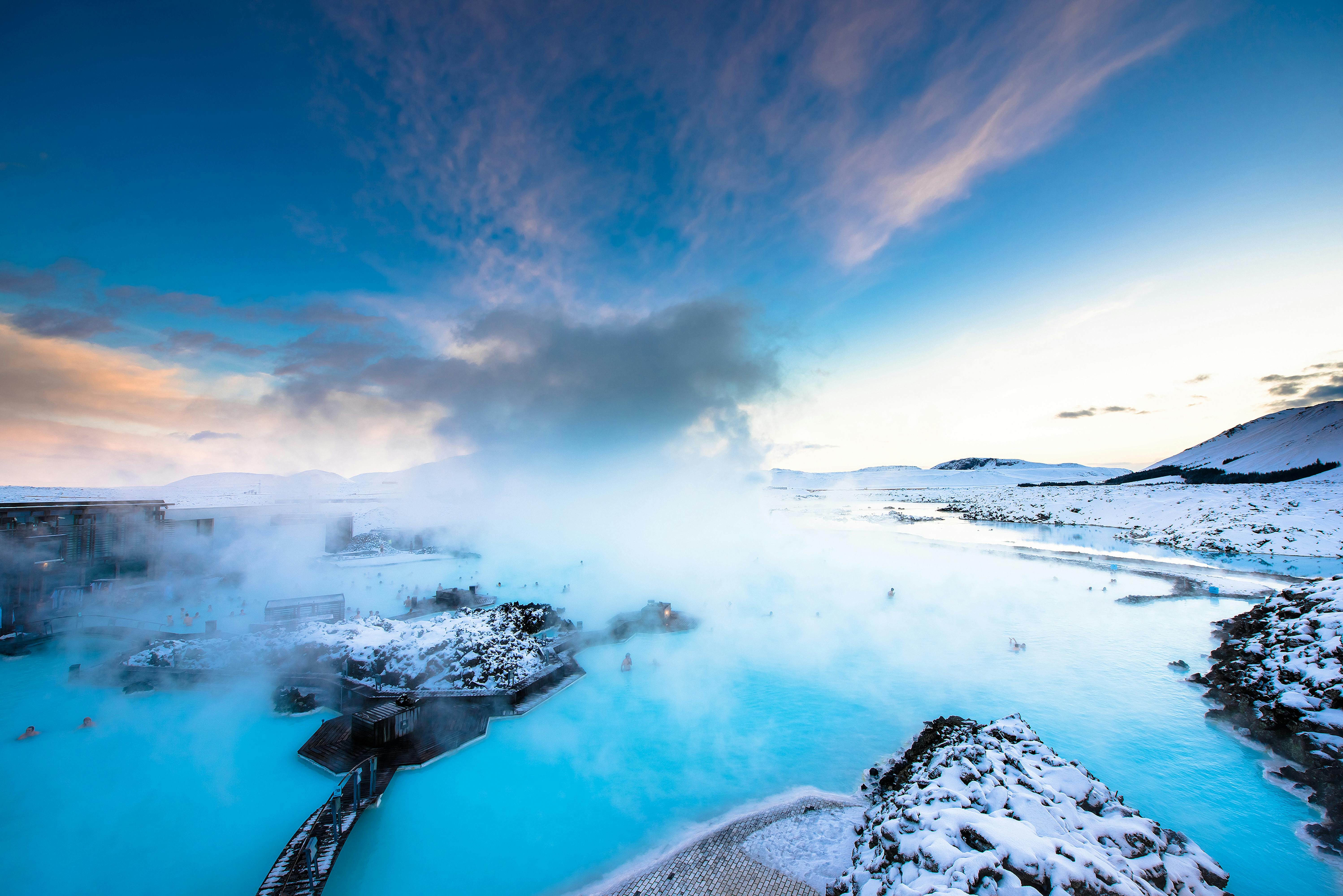 Få mest mulig ut av de siste timene dine på Island ved å kose deg i Den blå lagune.