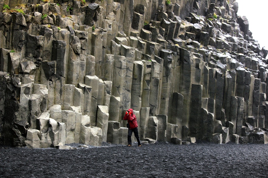Reynisfjara and the oldest swimming pool 