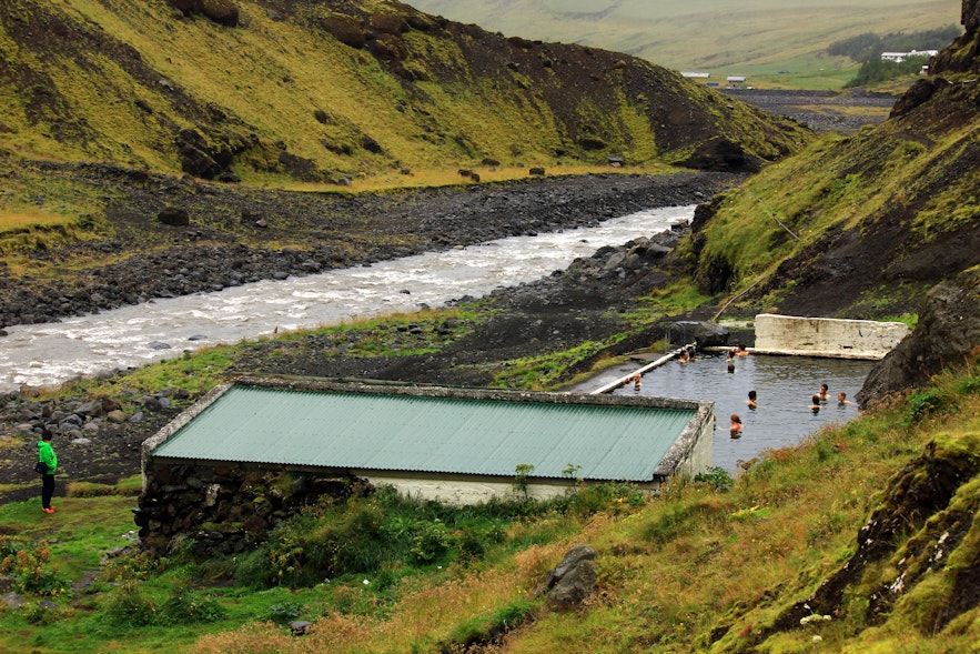 Reynisfjara and the oldest swimming pool 