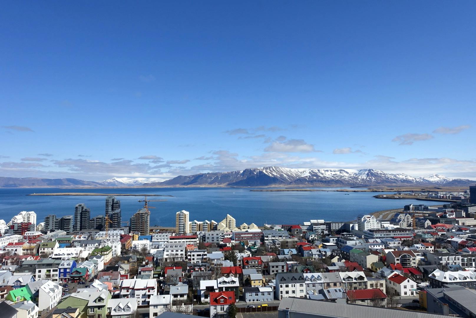 Korzystaj z przepięknych widoków otaczających Reykjavik.