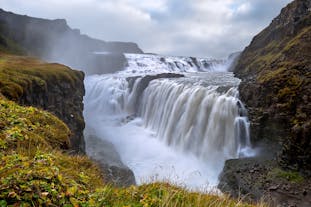 Jeden z najbardziej rozpoznawalnych wodospadów na Islandii - Gullfoss.