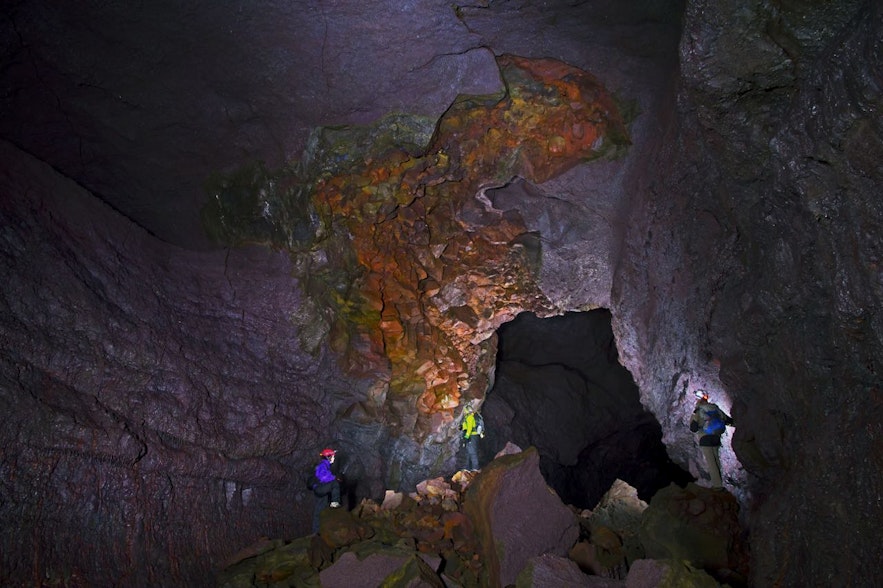 ヴィズゲルミル溶岩の内部の様子