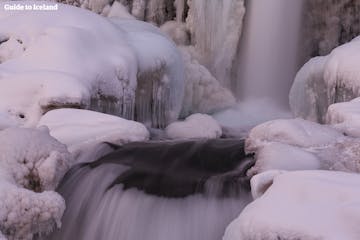 Waterfalls guide to iceland18.jpg