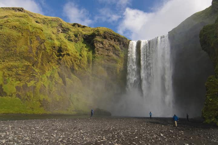 Skogarfoss waterfall in the south coast of Iceland.jpg