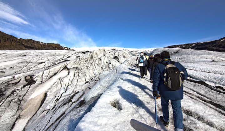 Tour di 11 ore della costa meridionale, con cascate e trekking sul ghiacciaio Solheimajokull, con partenza da Reykjavik