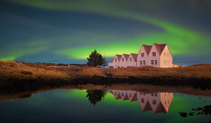 씽벨리어 국립공원은 아이슬란드에서 가장 중요한 역사적인 장소이기도 합니다. 이 곳에 아름다운 오로라가 떳네요.
