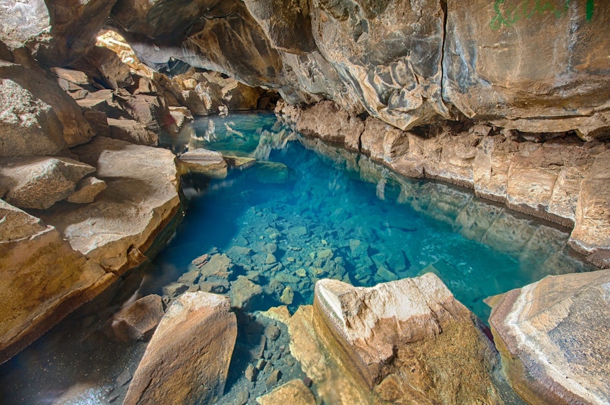 북부 자연 온천 동굴