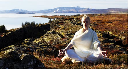 来冰岛，做瑜伽！