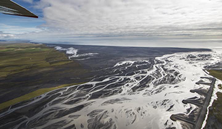 冰岛东部Skeiðarársandur广阔的平原和辫状的河流