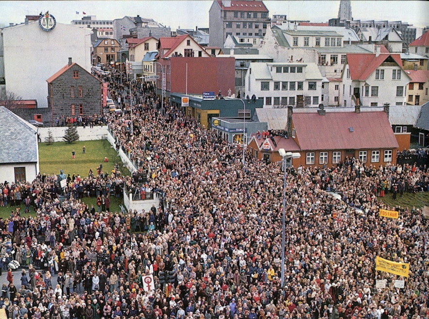 Icelandic women protesting the wage gap in 1975