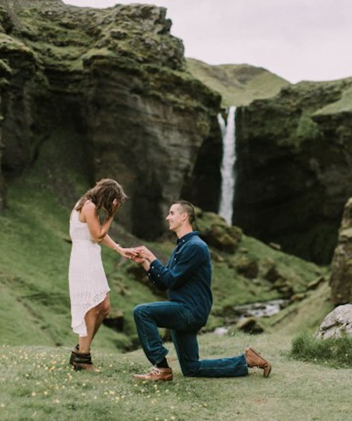 Surprise proposal by Icelandic waterfall. Picture by CJK visuals