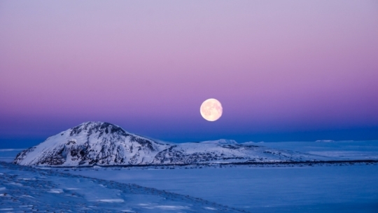 See the supermoon in Iceland! | Guide to Iceland