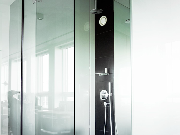 All rooms at 101 Hotel Reykjavik have a private bathroom with a walk-in shower.