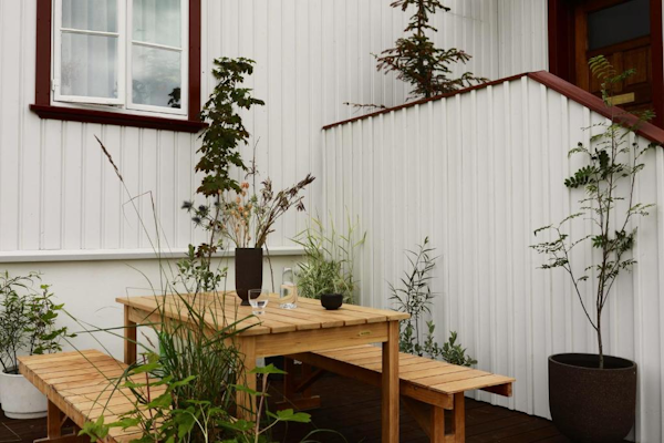 Take advantage of the outdoor furniture of Hotel Karolina.