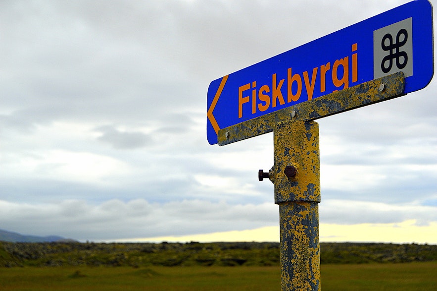 Fiskbyrgin á Gufuskálum - the Fish Drying Sheds at Gufuskálar
