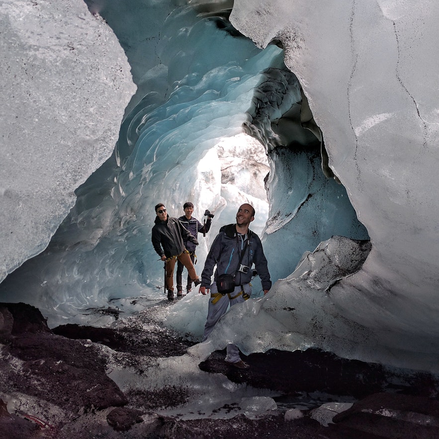 Wędrówka po islandzkim lodowcu