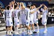 'Uh-duh' spirit...men's handball Doosan wins Champs first leg over SK