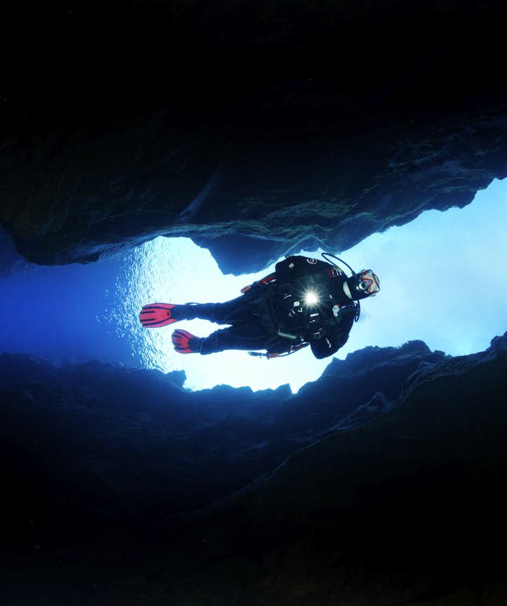 Grotte sous-marine à la fissure de Silfra