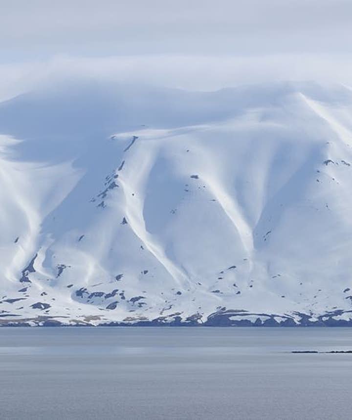冰岛达尔维克周边的冬日景色堪称一绝