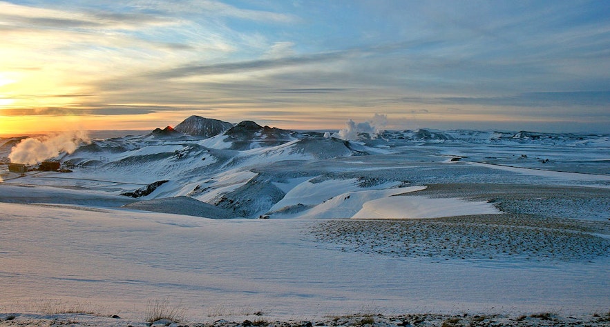 在冰岛体验极限冬季运动也是一个欣赏冰岛美景的好方法