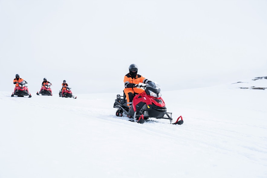 冰岛雪地摩托旅行团