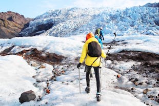 冰岛南岸的索尔黑马冰川是在冰岛体验冰川徒步的最佳地点之一。