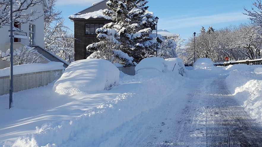 Record amount of snow in Reykjavik in february 2017 - photos and video