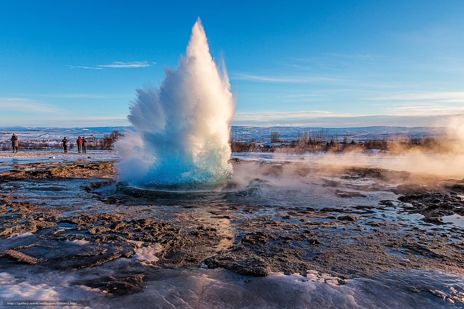 冰岛黄金圈景区的史托克间歇泉每隔10分钟左右就喷发一次，十分壮丽