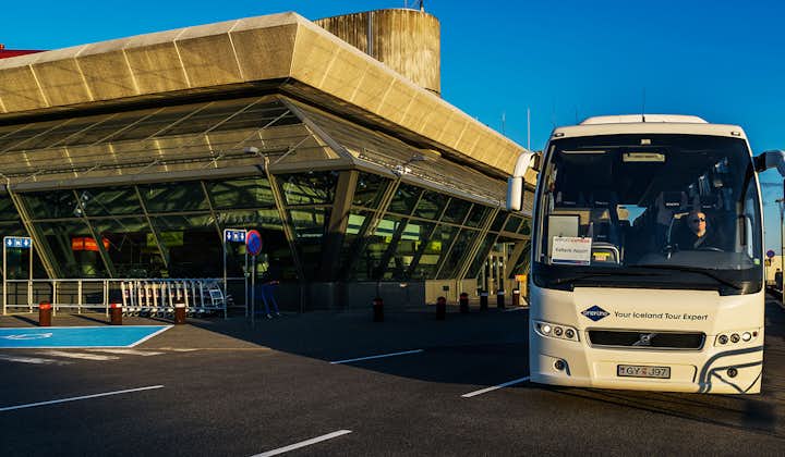 Niedrogi ekspresowy transfer na międzynarodowe lotnisko Keflavik z odbiorem z hotelu