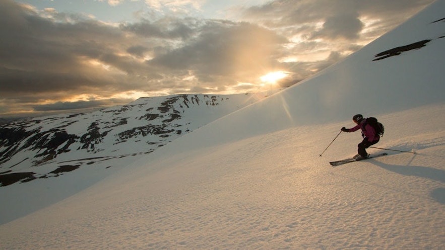 冰岛西峡湾伊萨菲厄泽滑雪场对于不少滑手来说都是高难度的挑战