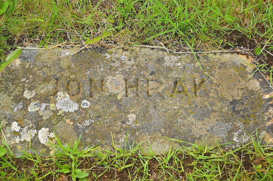 The grave of the vagrant Jón Hrak at Skriðuklaustur