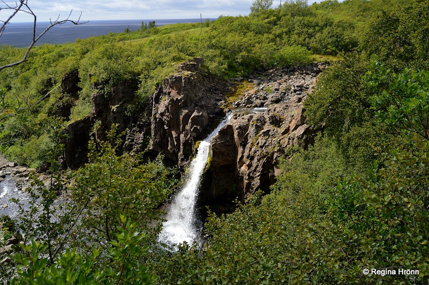 Magnusarfoss waterfall in Skaftafell, south Iceland