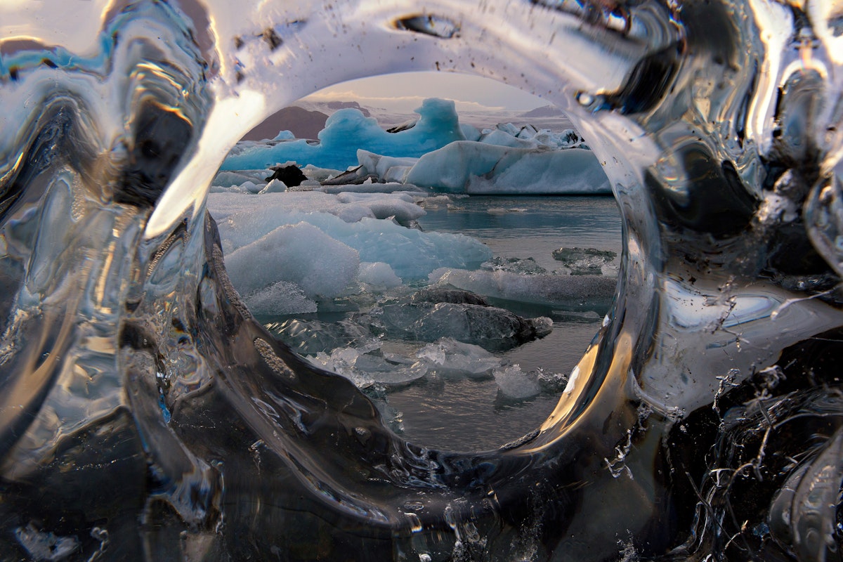 Чтобы сделать застывшую краску. Лед картинки. Лед и солнце. Красивые фото на льду. Ледяной огонь.
