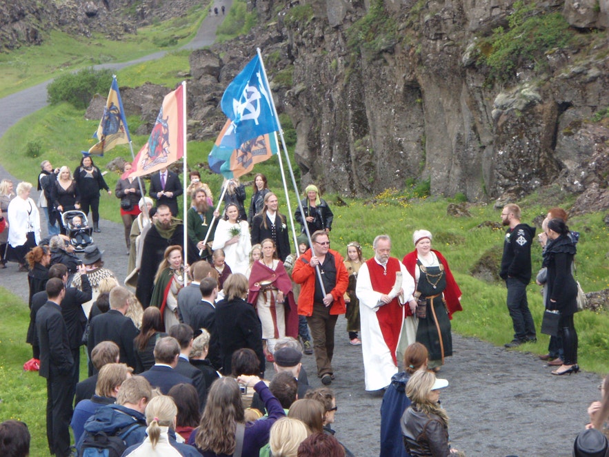 Members of Ásatrúarfélagið congregating at Þingvellir National Park.