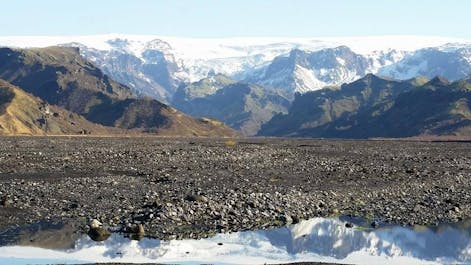 瓦特纳冰川国家公园的熔岩原胜景。