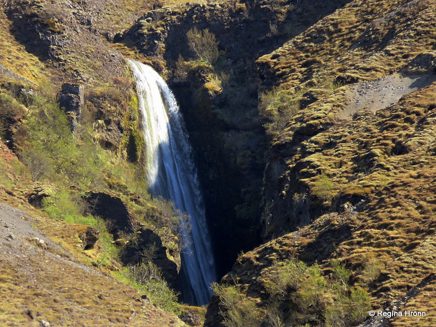 Waterfall in Nauthúsagil ravine