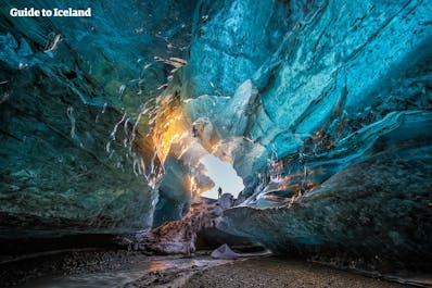 Den överjordiska insidan av en av Islands glaciärer.
