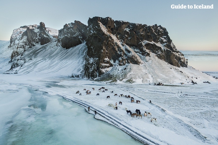 冰岛天气冬天的山脉