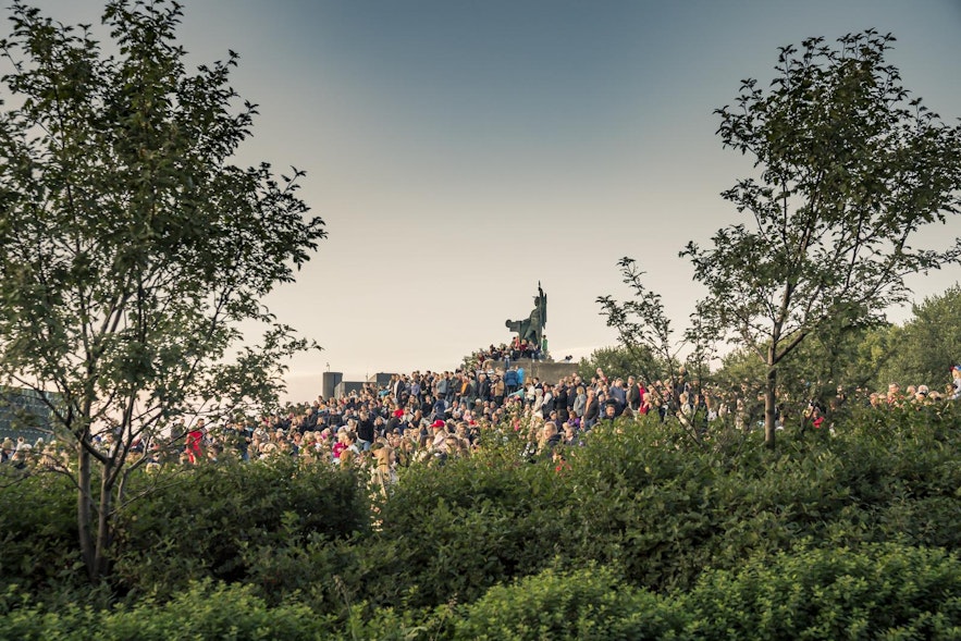 Large crowds gather on Arnarholl hill to watch the free Culture Night concert
