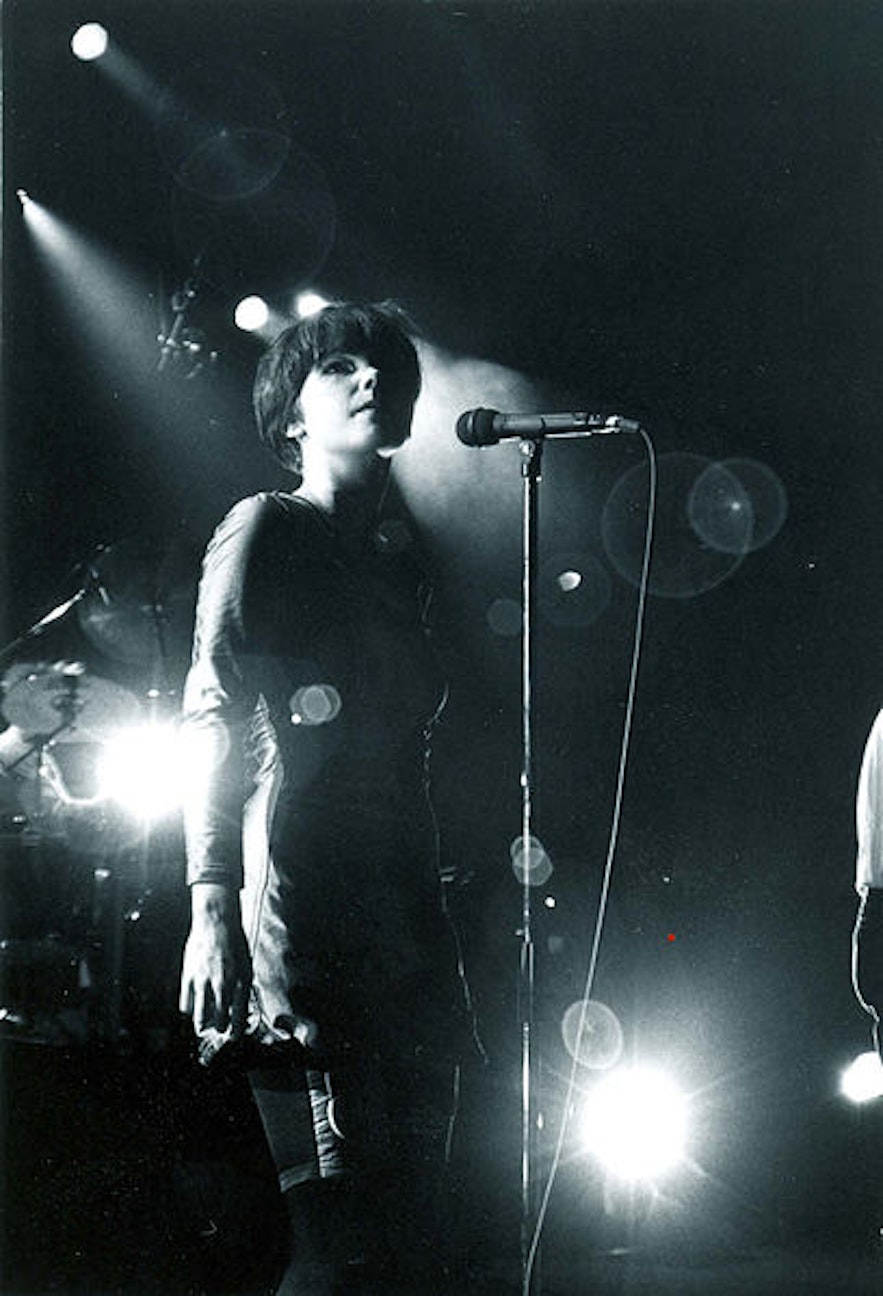 Bjork performing with The Sugarcubes,