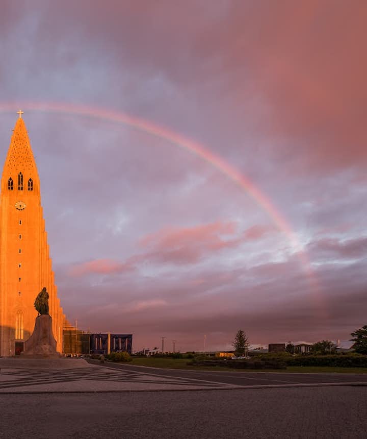 Kościół Hallgrímskirkja to jedno z najbardziej znanych miejsc Islandii.
