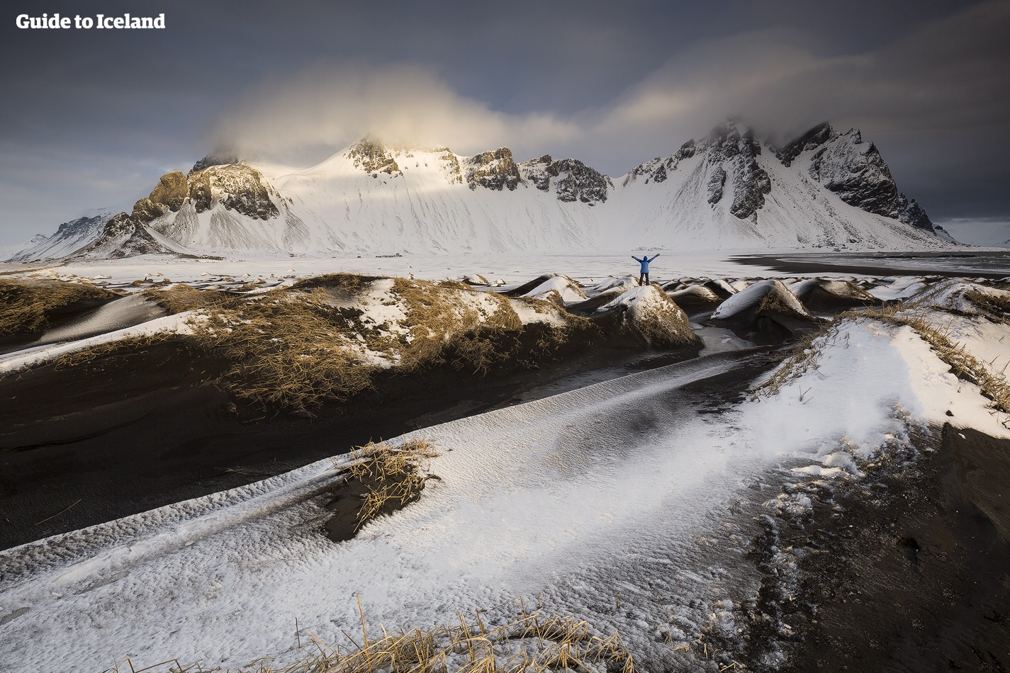 Гора Вестрахорн, один из самых драматических ландшафтов востока Исландии.