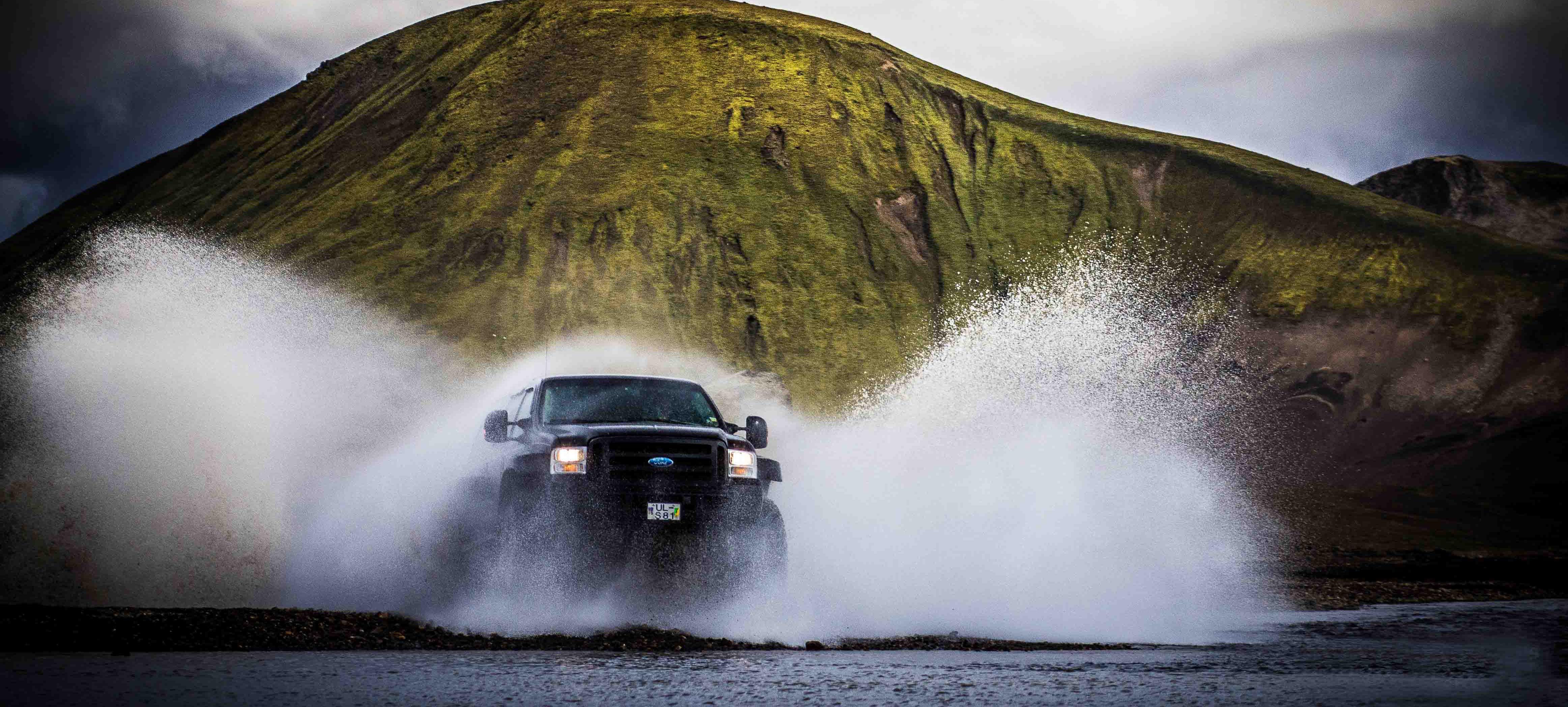 northern lights tour iceland super jeep