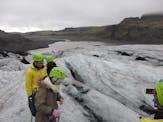 感動いっぱいの体験！溶岩洞窟探検と氷河ハイキング