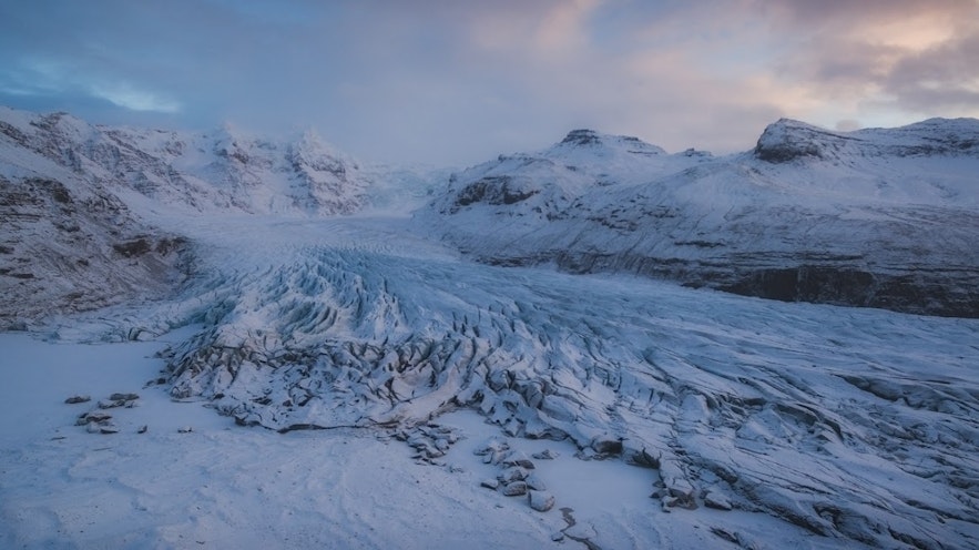 美しく広がるアイスランドの氷河の様子