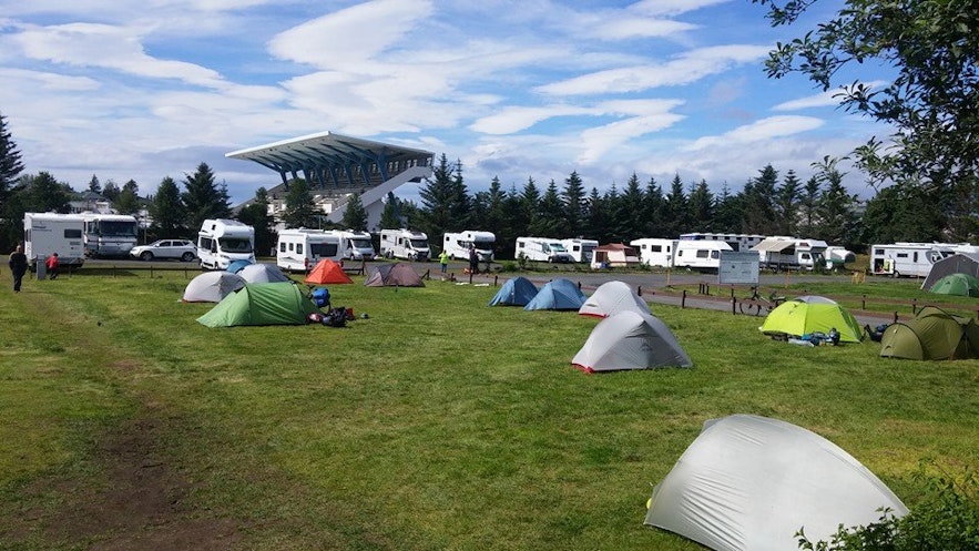 Le camping de Reykjavík se trouve à proximité d’une superbe piscine et d’une salle de sport.